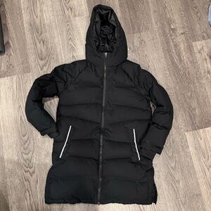 In very good condition, 2 side pockets, 1 pocket in front chest